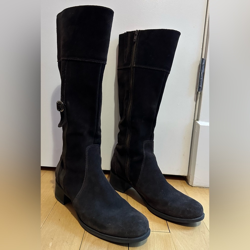 La Canadienne Brown Suede Knee-High Waterproof Boots - Picture 5 of 12